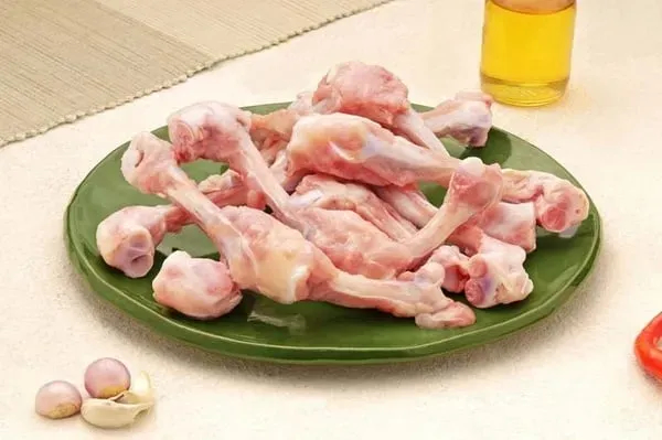 Chicken Bones (1kg)